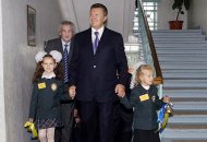 Віктор Янукович у школі 1 вересня_1
