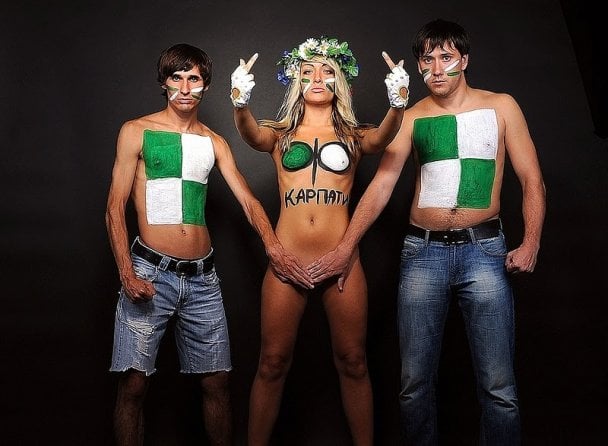 FEMEN і Карпати