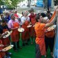 Футболісти ФК "Шахтар" намалювали емблему Донецька_10