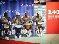 На 1+1 стартует новый цикл программ "Мир наизнанку" - теперь из Африки