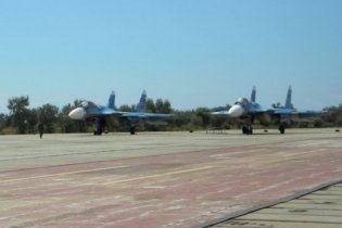 В Крым прилетели военные самолеты России