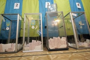 Соціологи: до Ради проходять шість політсил
