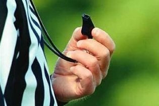 Український арбітр зарізав уболівальника після матчу