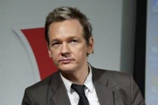 Суд відмовився звільнити засновника WikiLeaks під заставу