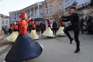 Саакашвілі навчить школярів грузинським танцям
