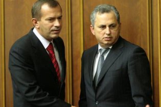 Колесников отчитал Клюева за то, что тот проложил супердорогу только к своему дому