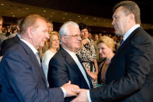 Януковичу, Ющенко, Кучме и Кравчуку предложили обменяться опытом
