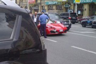 Колліна на Ferrari скоїв ДТП у Києві