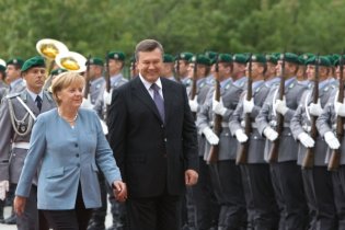 Янукович повернувся з Німеччини задоволений