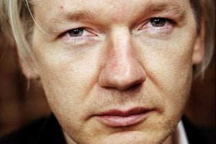 У Лондоні починаються слухання у справі Ассанжа
