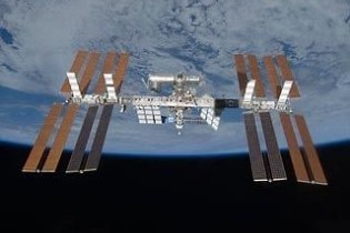 Екіпаж МКС евакуювали через космічне сміття