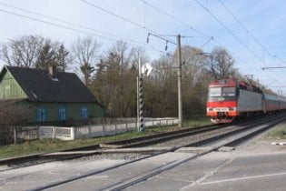На Вінничині пасажирський потяг зіткнувся з КамАЗом