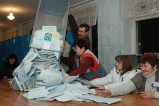 БЮТ готовий одночасно перерахувати голоси у Львівській і Донецькій областях