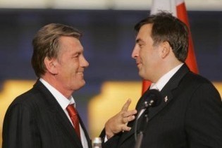 Ющенко летить до Грузії на святкування Дня незалежності