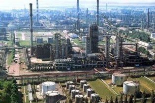 Суд заборонив ліквідовувати найбільший нафтопереробний завод України