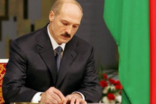 Лукашенко прекратит в Интернете анархию