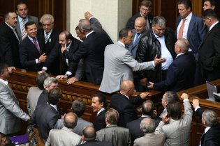 БЮТ-Батькивщина заблокировал трибуну Верховной рады