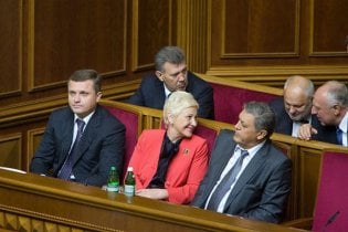 Нардепы больше всего любят шутки о раздаче денег в кассе