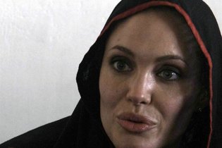 Анджеліні Джолі не дозволили знімати фільм у Боснії