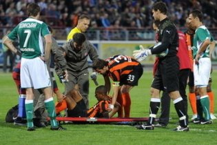 Видео перелом ноги фернандиньо Видео перелом ноги фернандиньо