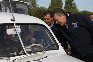Янукович и Медведев отправились в Россию
