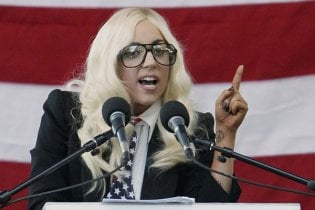 Німецькі хакери добралися до особистого архіву Lady GaGa