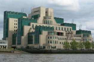 Британську зовнішню розвідку викрили в стеженні за США