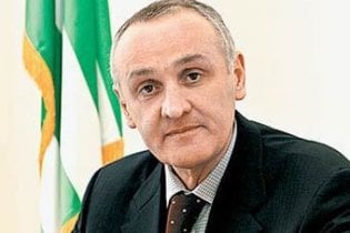 Віце-президента Абхазії поранили з гранатомета