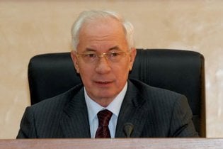 Партия регионов: Азаров будет премьером до 2015 года