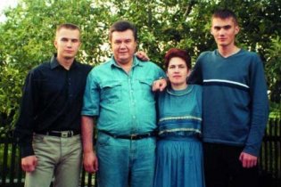 Сыновьям Януковича выделили землю в Донецке