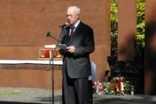 Азаров похвалив Добкіна за вичищений Харків