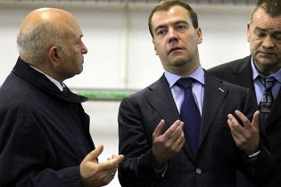 Медведев объяснил, почему уволил Лужкова