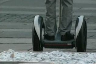 Владелец компании Segway погиб катаясь на собственном скутере